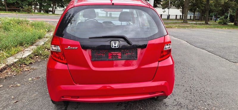 Honda Jazz 1.2 VTEC 66 kw - fotka 11 z 42