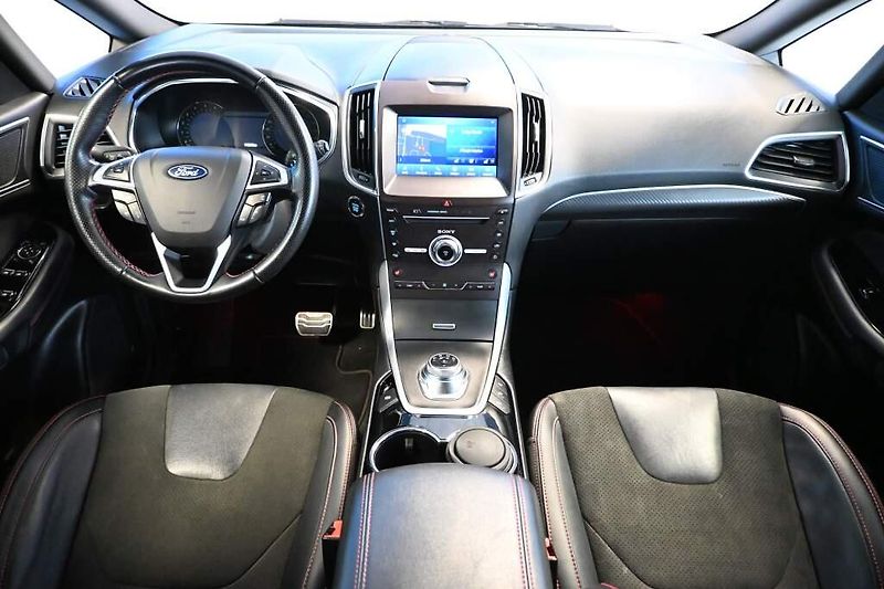 Ford S-MAX (2022) 2.0 ST-LINE 140 KW 4x4 LED ACC - fotka 12 z 43