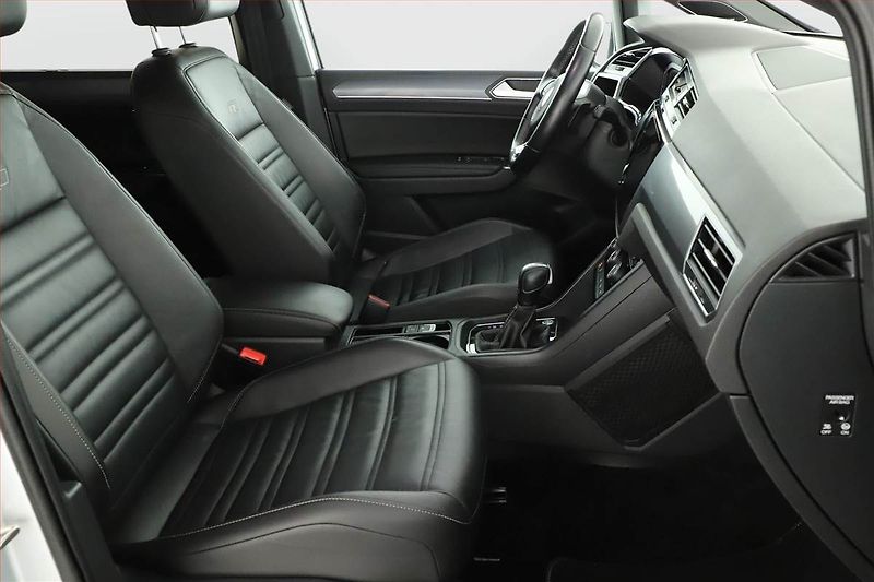 Volkswagen Touran (2020) R-Line 2.0 TDI, Automat - fotka 7 z 20