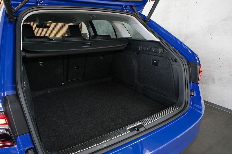Škoda Superb 2.0TDI 110kW DSG Tažné Webasto - fotka 34 z 37