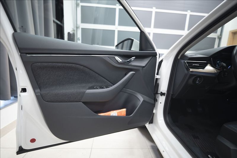 Škoda Scala 1,0 TSI STYLE 1. MAJITEL ČR - fotka 15 z 36