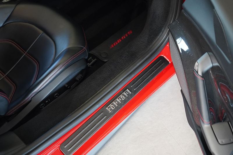 Ferrari 488 Lift/FullCarbon/Camera/Novitec - fotka 30 z 56