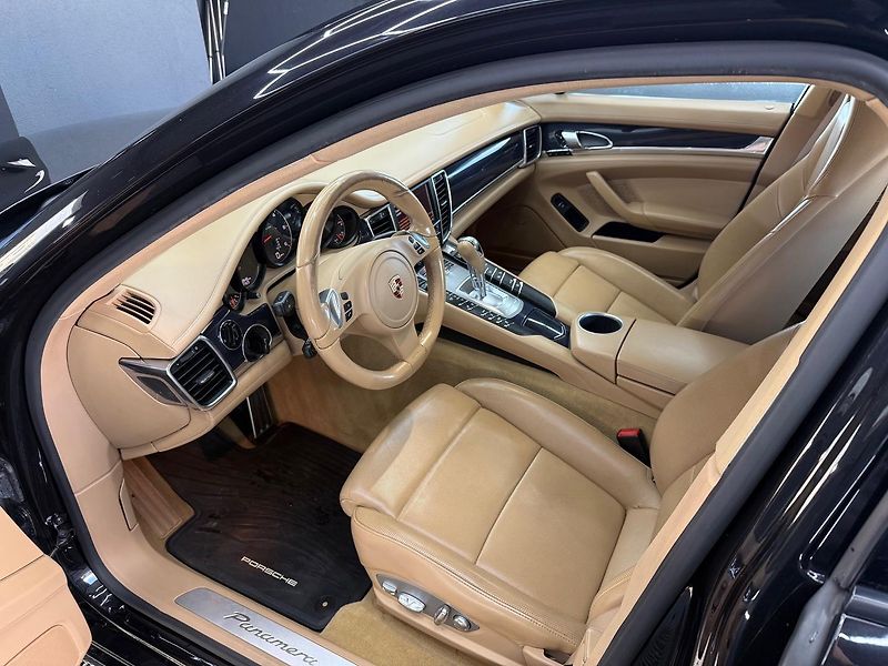 Porsche Panamera (2012) Porsche Panamera 3.0 Diesel Ti - fotka 13 z 31
