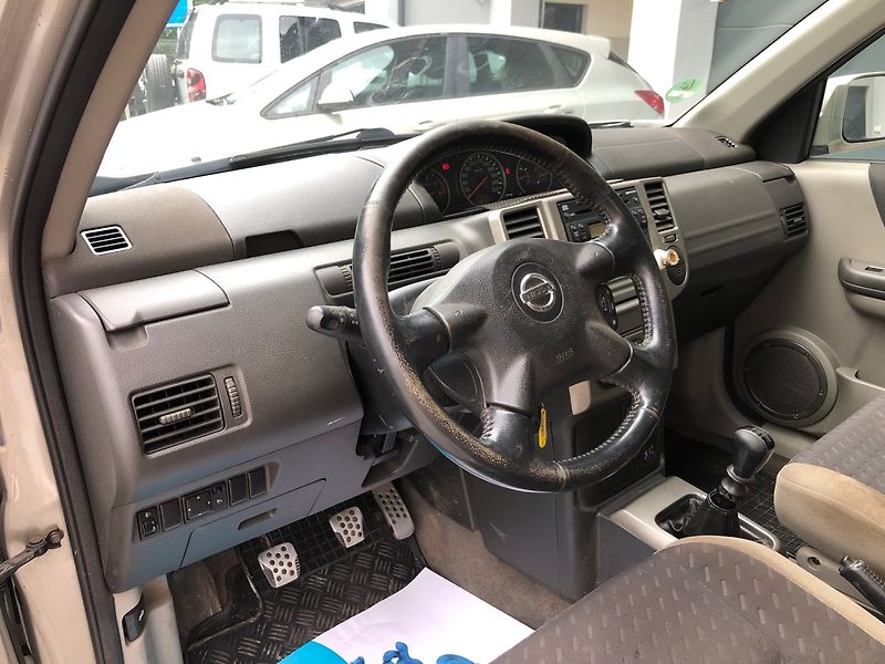Nissan X-Trail (2005) 2.2 DCi 4x4 - fotka 17 z 24