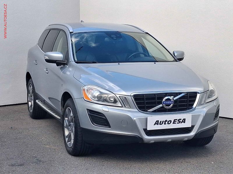 Volvo XC60 (2013) 2.4D5 4x4, ČR, servis.kniha - fotografie inzerátu