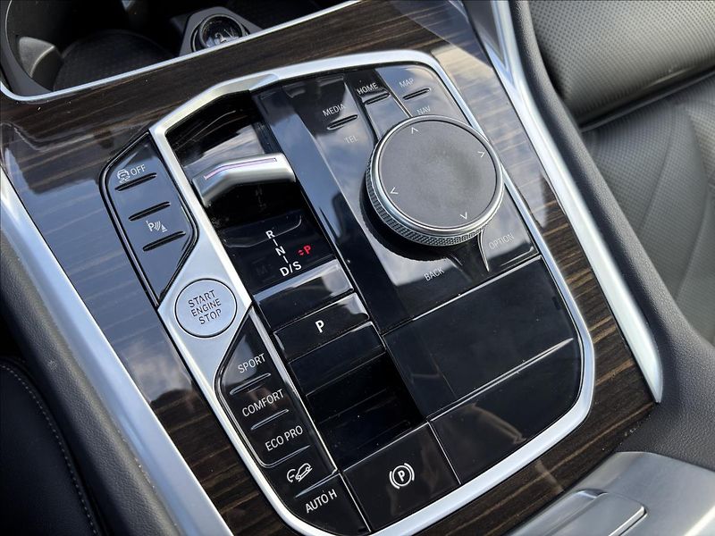 BMW X6 3,0 40i 280kW M-Sport xDrive - fotka 29 z 46