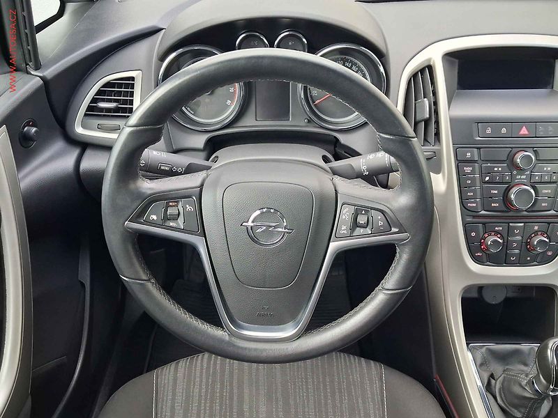 Opel Astra (2012) 1.4 T, 1.maj,ČR, servis - fotka 11 z 15