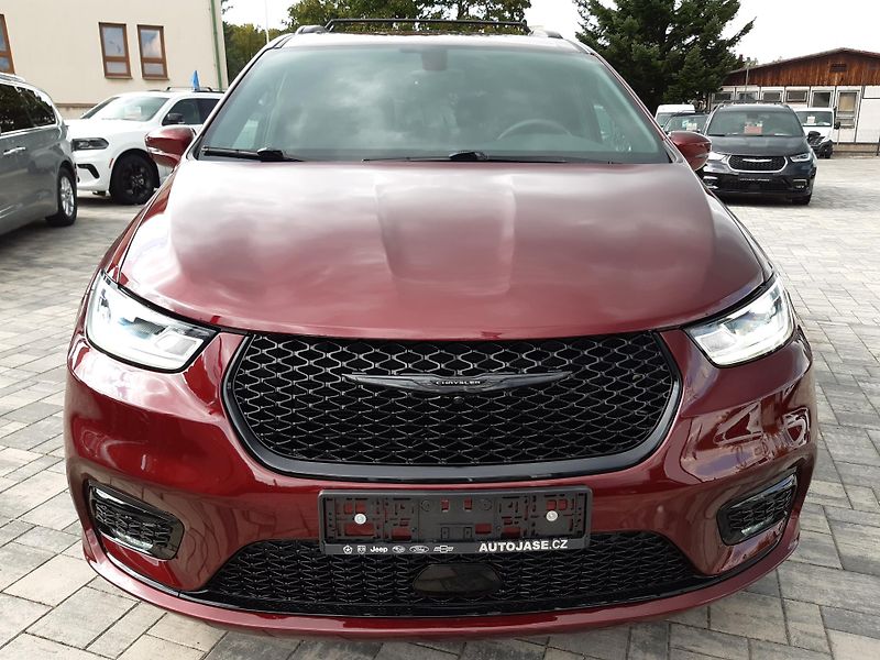 Chrysler Pacifica (2019) 3,6L SPORT, REZERVACE - fotka 2 z 48