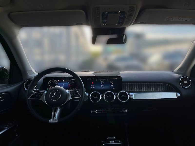 Mercedes-Benz GLB 200 d 4MATIC - fotka 14 z 18