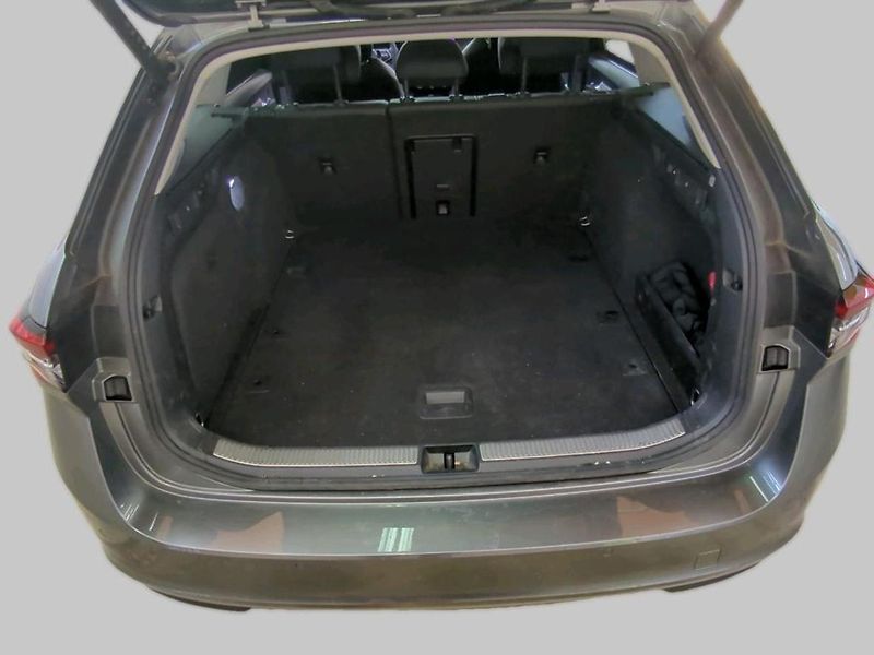 Škoda Superb Combi 2,0TDi 110kw DSG L&K 18A - fotka 8 z 12