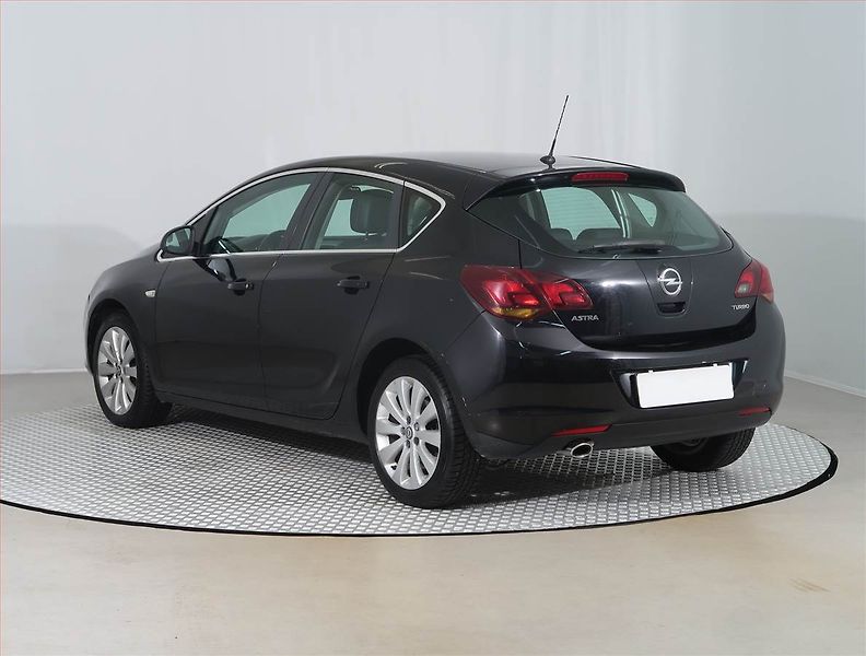 Opel Astra (2010) 1.4 T, po STK, dobrý stav - fotka 4 z 17