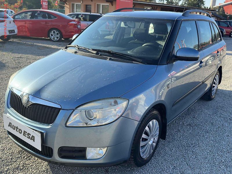 Škoda Fabia (2007) 1.4i, AC, park.asist - fotka 3 z 15
