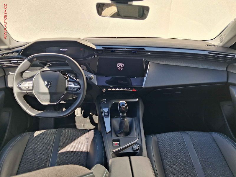 Peugeot 308 (2022) 1.2PT, Allure - fotka 8 z 18