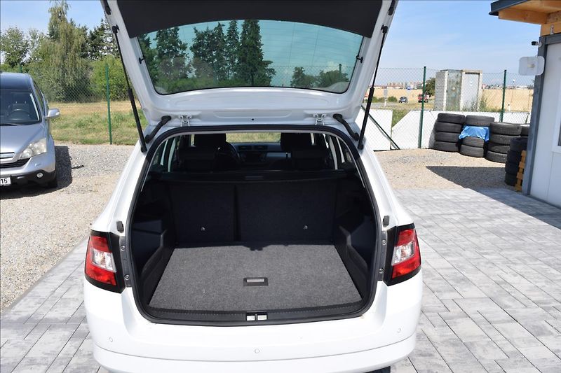 Škoda Fabia 1,2 TSI 66KW TOP VÝBAVA - fotka 24 z 49