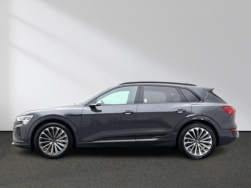 Audi Q8 e-tron 55 q S-Line Pano B&O 360 Venti - fotka 3 z 10