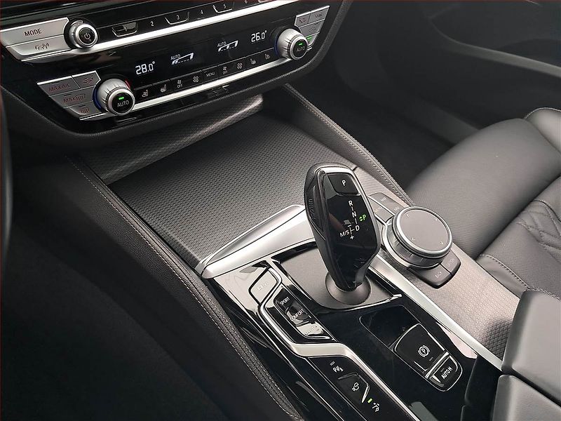 BMW Řada 6 (2021) 630d xDrive GT - fotka 13 z 27