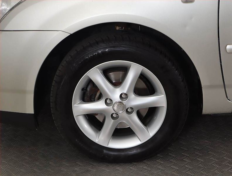 Toyota Corolla (2005) 1.4 D-4D, Automat, po STK - fotka 15 z 17