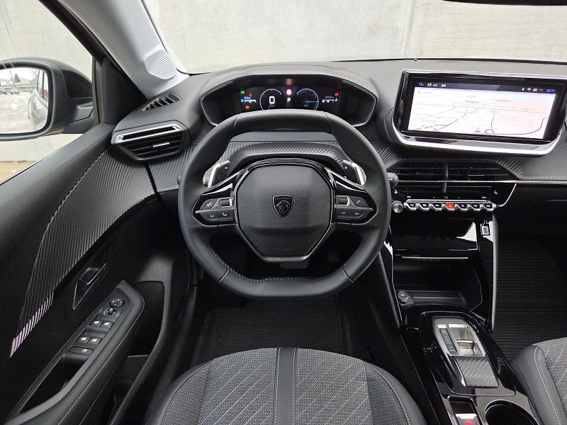 Peugeot 208 (2025) ALLURE Hybrid 100 e-DCS6* - fotka 12 z 16