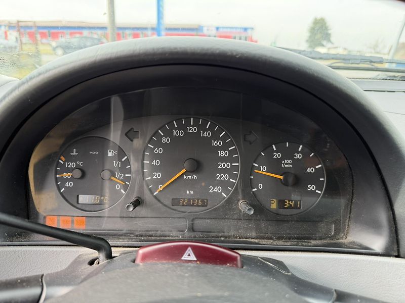 Mercedes-Benz Třídy M (2001) ML270 120kW, Tažné, Automat - fotka 16 z 19