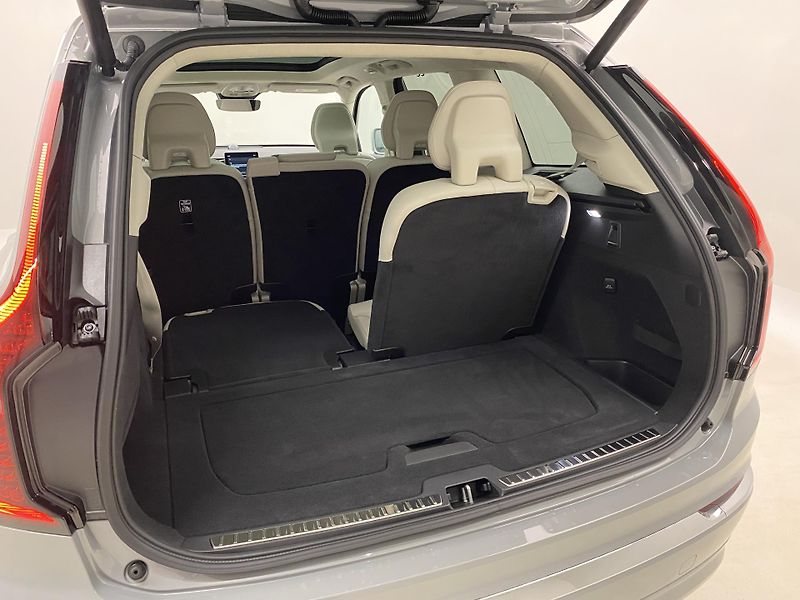 Volvo XC90 (2026) T8 AWD Plug-in BRIGHT ULTRA - fotka 23 z 74