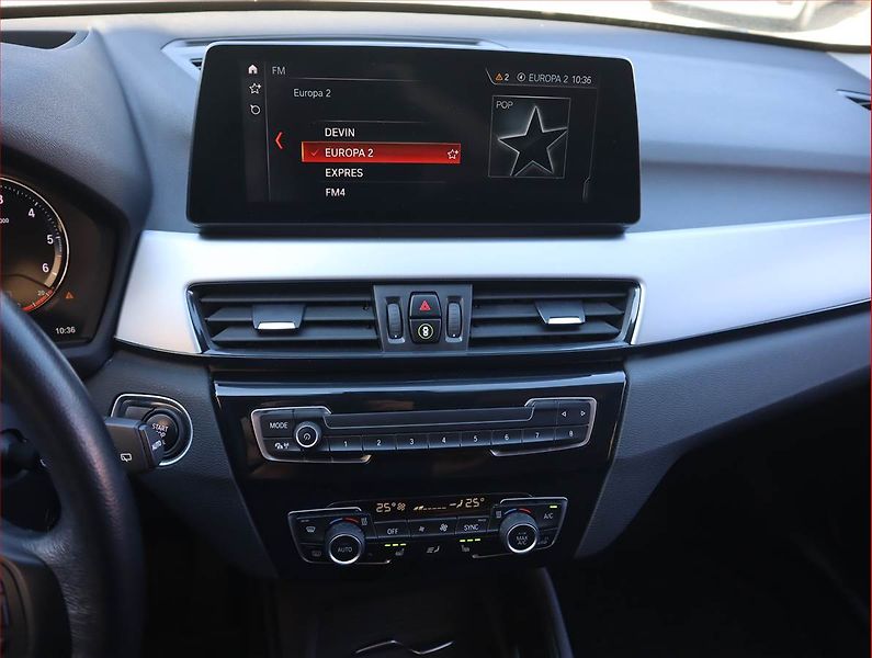 BMW X1 (2022) Advantage xDrive18d, 4X4 - fotka 12 z 23