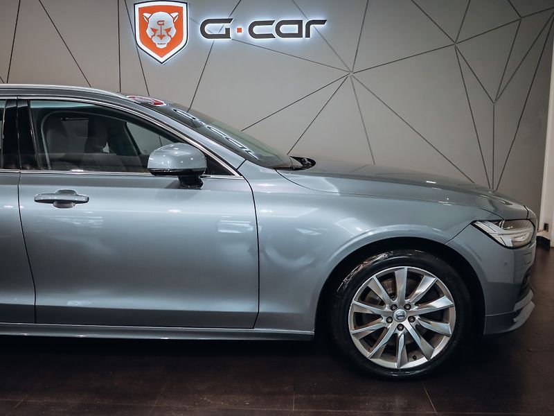 Volvo V90 D5 Momentum 173 kW AWD - fotka 28 z 28