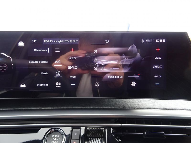 Peugeot 5008 (2024) e-GT 157 kW/210k (Bat. 73kWh) - fotka 28 z 60