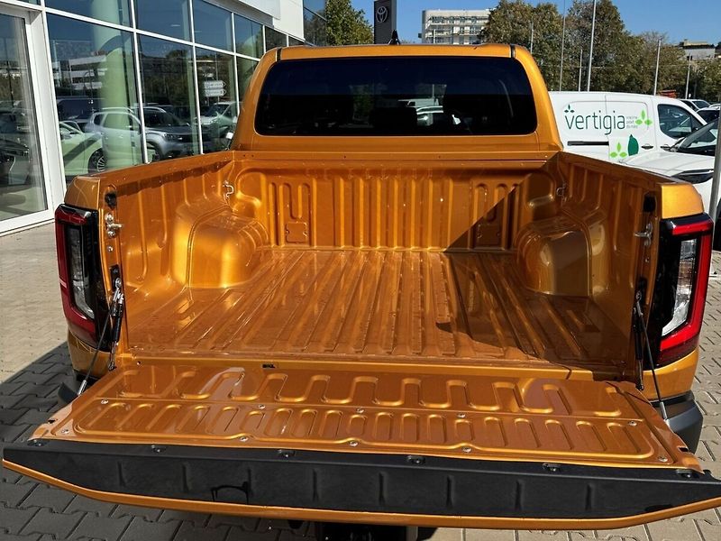 Toyota Hilux 2.8L Diesel 4x4 MHEV 48V AT6 - fotka 11 z 11