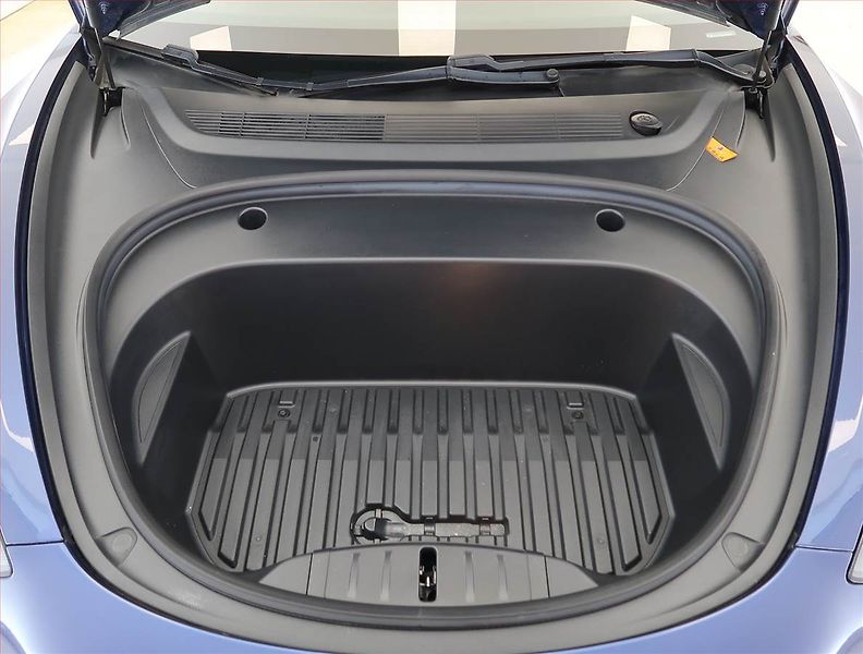 Tesla Model 3 (2021) Std Range Plus 55kWh, SoH 85% - fotka 18 z 32