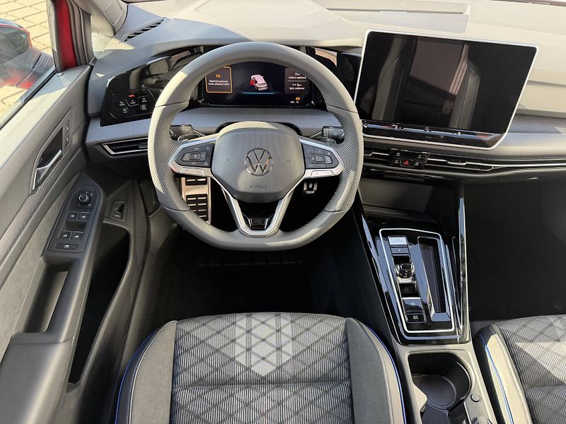 Volkswagen Golf (2026) R-Line People 7DSG mHEV 1,5eTS - fotka 6 z 6