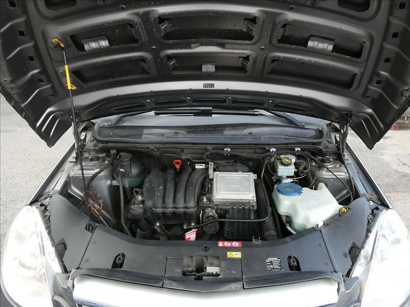 Mercedes-Benz Třídy B 1,7 i 85kW - fotka 30 z 34
