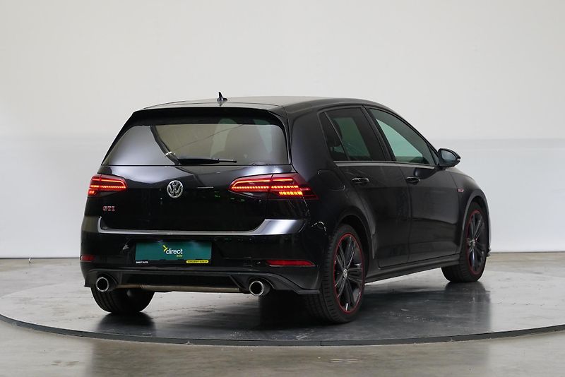 Volkswagen Golf - fotka 3 z 6