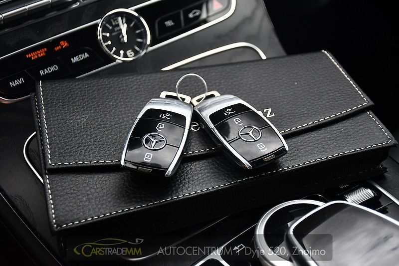 Mercedes-Benz CLS 350d 4MATIC AMG REZERVACE - fotka 37 z 51