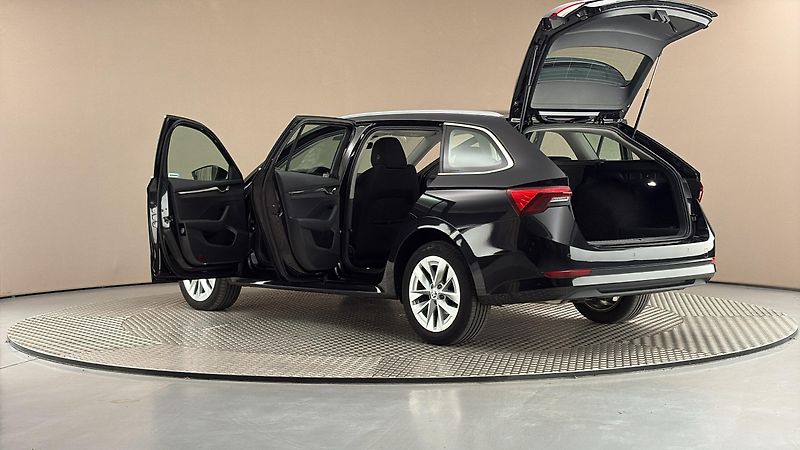 Škoda Octavia 2.0 TDI Style Combi - fotka 7 z 25