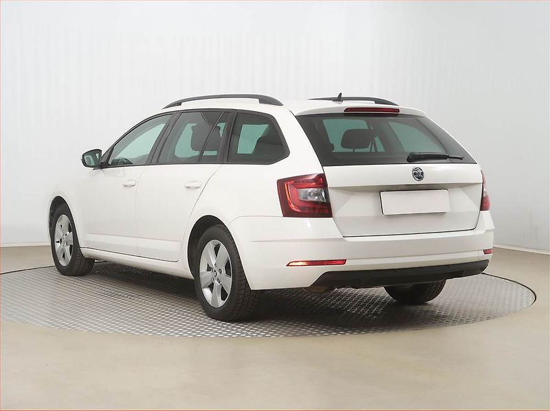 Škoda Octavia (2018) 1.5 TSI, Automat, Serv.kniha - fotka 4 z 15