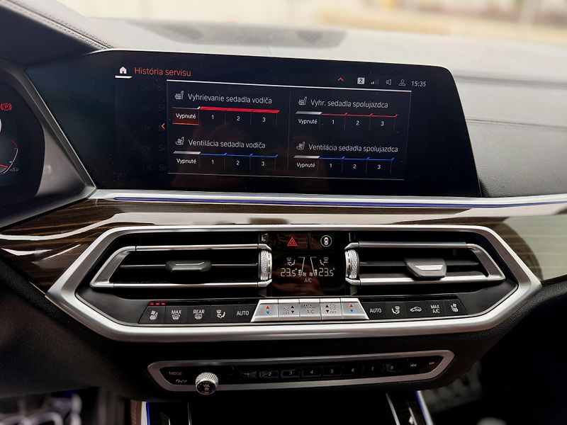 BMW X5 (2020) BMW X5 M50d - fotka 21 z 21