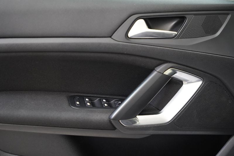 Peugeot 308 - fotka 12 z 25