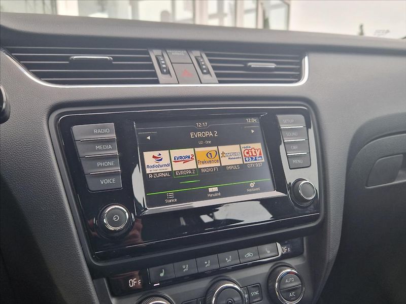 Škoda Octavia 2,0 TDI 110kW TAŽNÉ VÝHŘ. NOSI - fotka 28 z 41