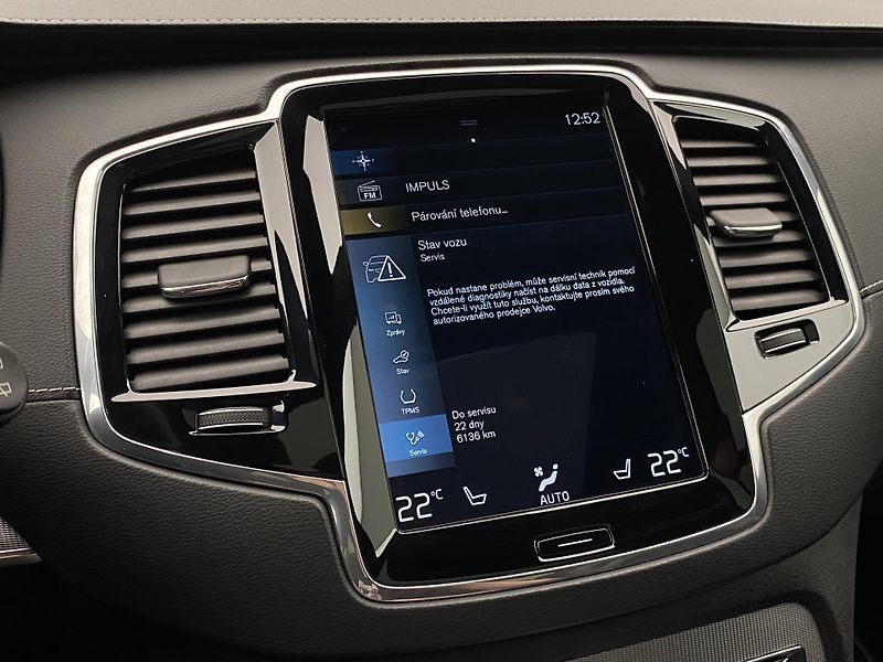 Volvo XC90 B5 AWD R-DESIGN REZERVACE - fotka 41 z 47
