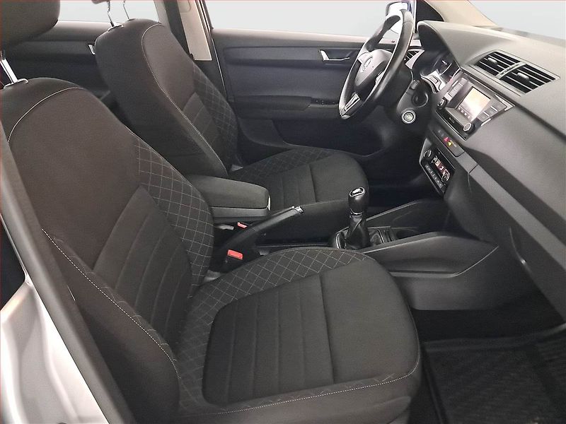 Škoda Fabia (2015) 1.4 TDI, Tempomat - fotka 9 z 15