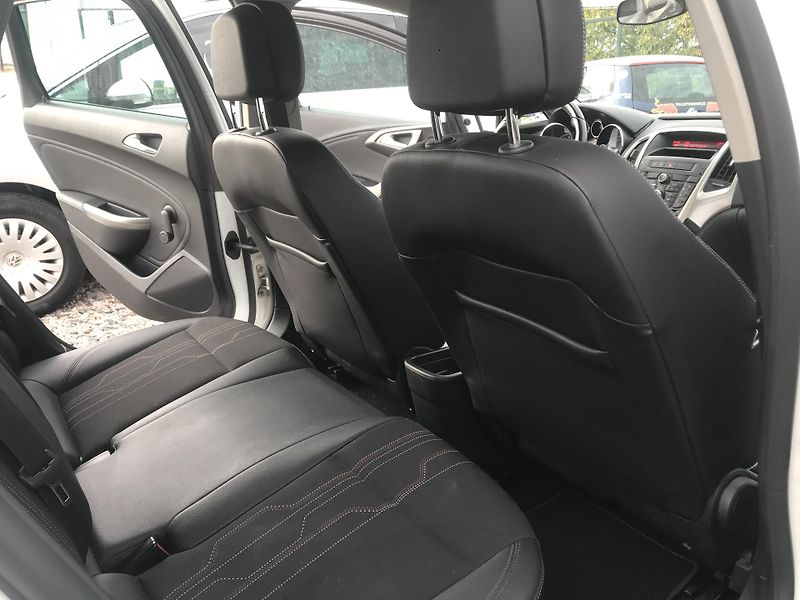Opel Astra 1.4i 74 KW,KLIMA ,TEMPOMAT.... - fotka 10 z 16