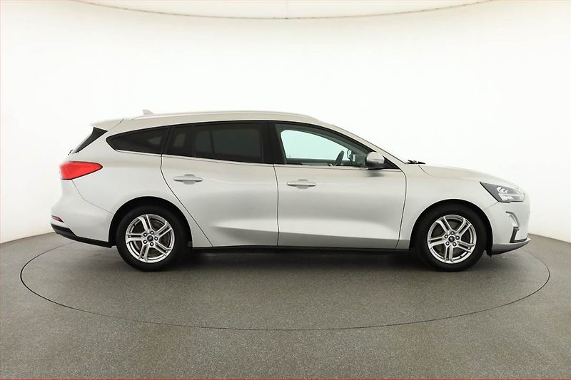 Ford Focus (2020) 1.5 EcoBlue, Tempomat - fotka 6 z 21