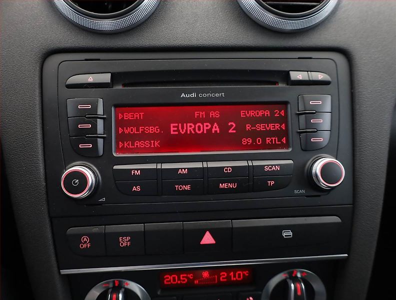 Audi A3 (2009) Sport 1.4 TFSI, Serv.kniha - fotka 13 z 17