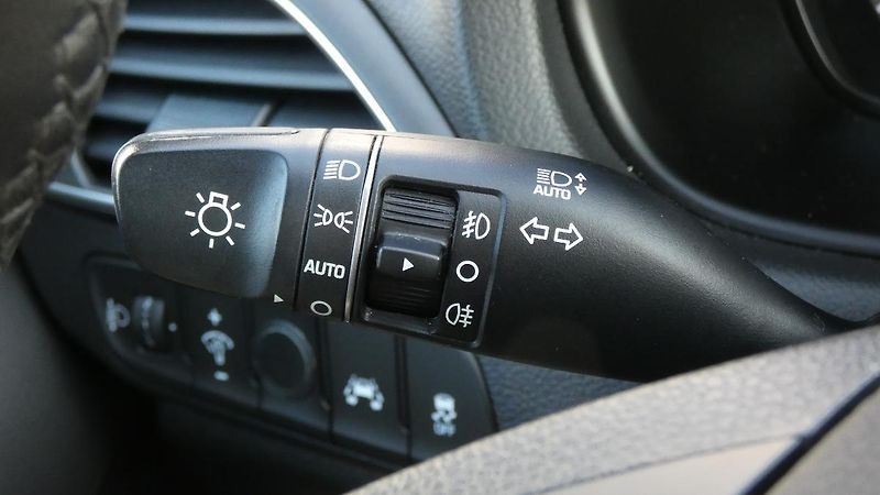 Hyundai i30 Kombi 1,0 T-GDI Trikolor - fotka 13 z 23