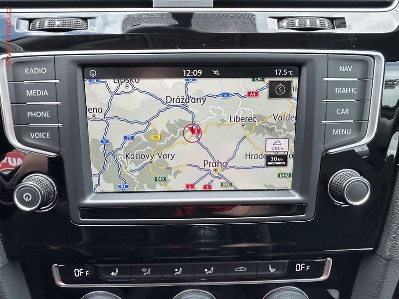Volkswagen Golf (2016) 1.4 TSi, Highline, bixen - fotka 15 z 17