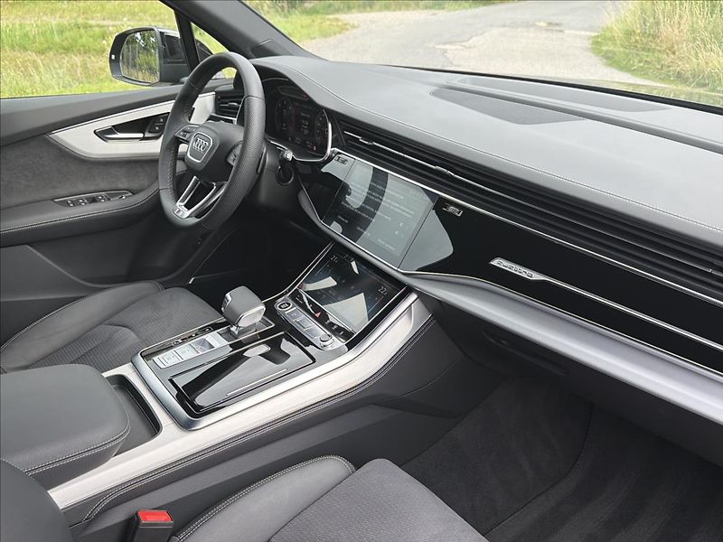 Audi Q7 3,0 TDI 210 KW S-LINE QUATTRO - fotka 14 z 39