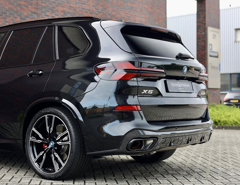 BMW X5 (2025) 50e xDrive M SPORT Individual - fotka 15 z 53