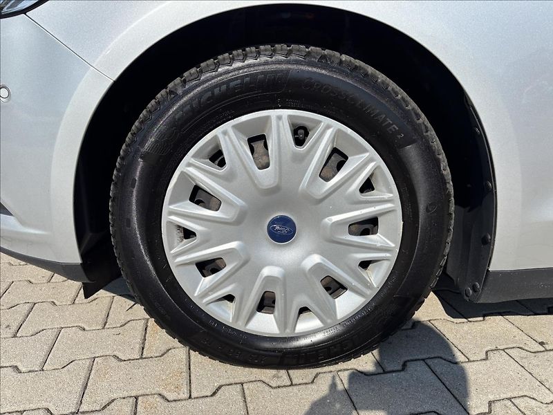 Ford Mondeo 2,0 TDCi 110kW Trend - fotka 9 z 36