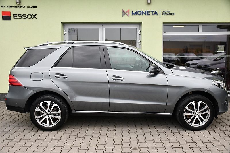 Mercedes-Benz GLE 350D 4MATIC VZDUCH ČR - fotka 12 z 42