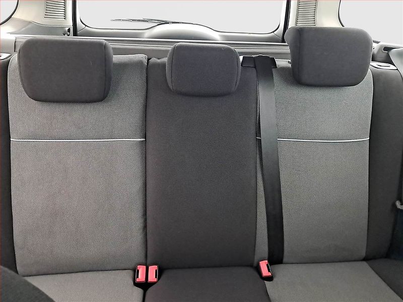 Ford Focus (2010) 1.6 16V, ČR,1.maj, po STK - fotka 10 z 17